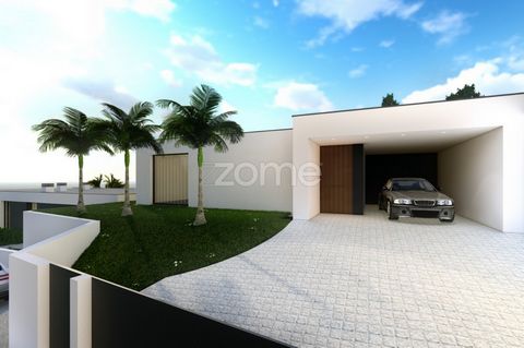 Property ID: ZMPT555679 Land with 524 M2 for Individual House Gondiães, Vila Verde - Deployment area 205 M2 - Total construction area 389 M2 - Balcony and porch areas 41 M2 - Pool area 13.65 M2 - Excellent sun exposure - Good access - Unobstructed vi...