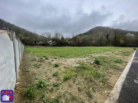 BEAUTIFUL LAND Around Chalabre, superb 2014 m² plot of land with very beautiful views with all connections - Quiet subdivision. Fees charged to the seller - ARIEGE PYRENEES IMMOBILIER (API) - MAURY Delphine Delphine ... For more information about thi...