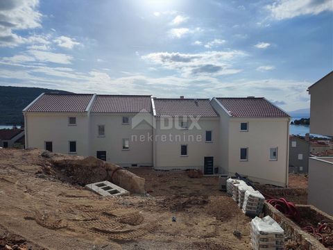 Location: Primorsko-goranska županija, Cres, Cres. Cres - Two-bedroom apartment with a living room on the ground floor This beautiful apartment on the island of Cres is located in a building under construction about 300 meters from the sea. The apart...