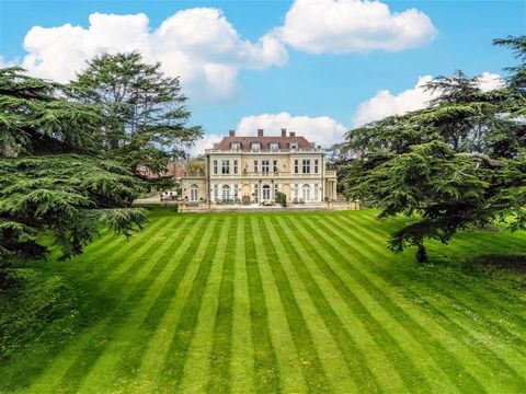 This unique duplex apartment is located in the renowned Hanstead House Development, which has received multiple awards. The property is enveloped by exquisitely landscaped parkland that spans 5.8 acres, exclusively designated for the residents of Han...