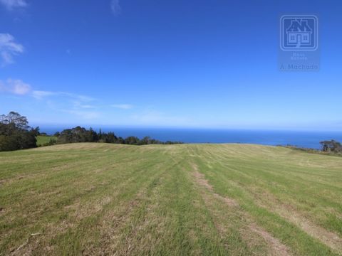 LARGE LAND (rustic building), with 21,120 m2 of total area (which is equivalent to 15 alqueires, 2 ares and 25 centiares), located to the west of the parish of Santo António, Ponta Delgada, intended for agricultural purposes (for pasture or cultivati...