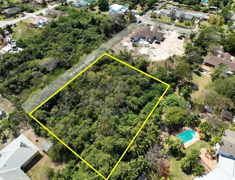 Located in the heart of the desirable and upscale neighbourhood of Camperdown Heights is this rare 1 acre lot ideal for building that large estate home of your dreams. Located very close to food stores, shopping plazas, horse stables, beaches and the...