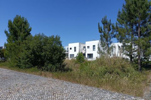 Property ID: ZMPT557550 Inserted in the subdivision of Quinta da Sobreira, Ançã we present 4 lots with a total of 540m2 (each with 135m2), 10 minutes from Coimbra, with all the infrastructures already created. Located in a very quiet area, central an...
