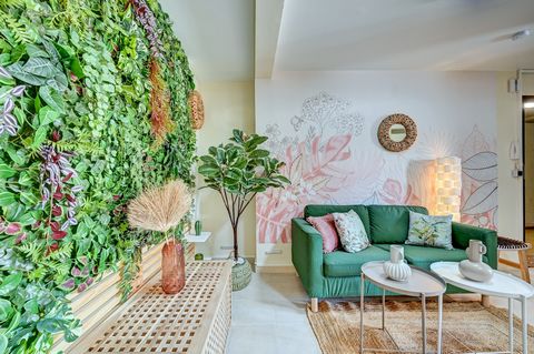 Brand-new 3-bedroom flat refurbished in September 2023. High-standard, functional, green design, air-conditioned and very well placed for visiting Marseille, working and studying. Located in the famous La Blancarde district, famous for its train stat...