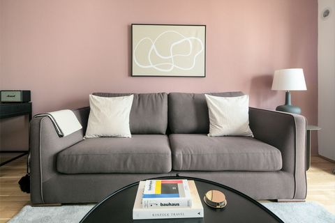 Für Aufenthalte, die länger als 1 Monat dauern, bieten wir individuelle Preise an. Bitte kontaktieren Sie uns für ein genaues Angebot! Entdecken Sie das Beste von Wien, mit diesem modernen Apartment in einer großartigen Lage. Es wird Ihnen leicht fal...