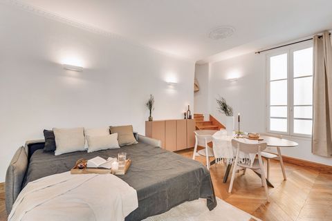 Step into the captivating world of Lido, a beach themed retreat nestled in the heart of the Saint-Germain-des-Prés neighborhood. This 49-square-meter haven invites you to experience a harmonious blend of style, comfort, and convenience, making it an ...