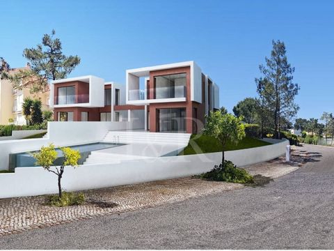 Luxury 4-bedroom villa for sale in Troia, new, located in an exclusive and quiet area bathed by the Atlantic Ocean and the Sado Estuary, about 50km from Lisbon. With the specialty projects approved, the building permits to be paid and construction sc...