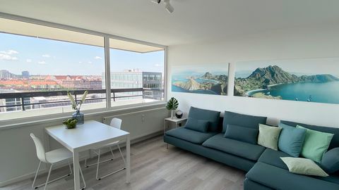 The completely newly renovated, light-flooded apartment offers a perfect base for a wonderful stay in Nuremberg. Thanks to the urban, central location directly at the Wöhrder See and the modern equipment, living becomes an extraordinary experience. W...