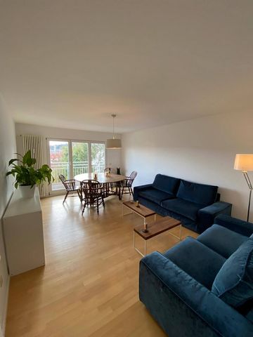 2 Floors with terasse and great view over Stuttgart. Car Parking in Front of the house. Very quiet neighborhood. Walking distance to shops, restaurants, cafes. Located in lovely Stuttgart West. Not far from City center. 20 mins walk. Dryer Washer, Fa...