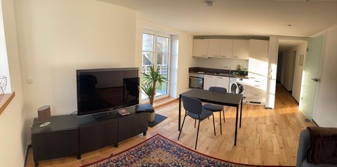 FULLY FURNISHED 2 ROOM APARTMENT WITH USE OF GARDEN IN QUIET LOCATION IN PLOCHINGEN Key data: - size: 55 m² - equipment: fully furnished, high quality equipment - Year of construction: first occupancy after core renovation 2020 - deposit: 2000,- € De...