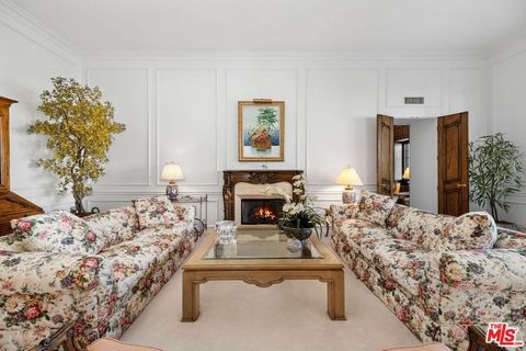 Step into your private, exclusive sanctuary at the prestigious Le Parc. Rare opportunity to own this gorgeous Penthouse unit which is the largest available at Le Parc. 3230 sq. ft. Traditionally elegant. Three extra large bedrooms plus a wood paneled...