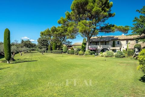 Sole Agent. This near 390 sqm 18th century “mas” in a peaceful location just a few minutes from Eygalières benefits from a privileged setting and commands a panoramic view of the Alpilles mountain range. Set in 1 hectare of wooded grounds planted wit...