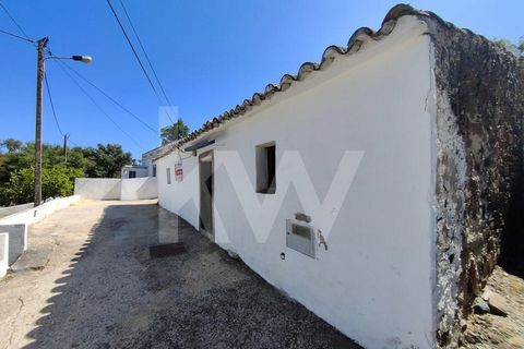 If you want to invest in a quiet area in the middle of nature, in the middle of Serra do Caldeirão, here you will find a good option for a holiday home or to monetize as local accommodation. This villa is located in Feiteira, 10 km from Cachopo, and ...
