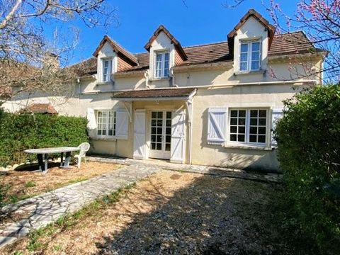 Maxime MINOLA offers this property in the village of a village with amenities, with its terrace facing south, as well as a totally independent apartment. In the heart of the Périgord vert this house of 115m ² habitable is composed of a spacious livin...
