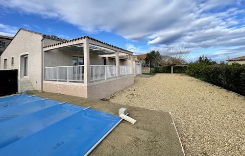 In a small quiet subdivision, on 1100m2 of land with swimming pool, single-storey villa (2005) of approximately 126m2 in perfect condition. The spacious living room and the equipped kitchen open onto a large sunny terrace, 4 bedrooms, 1 shower room, ...