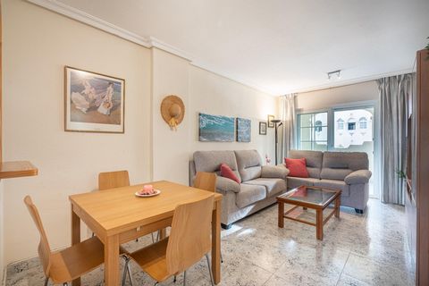 We know that you have been looking for an apartment in Retamar for quite some time, as we are in an area where there is a lot of demand, little product in good condition and also with a lift. This is your chance, a beautiful apartment for sale in thi...