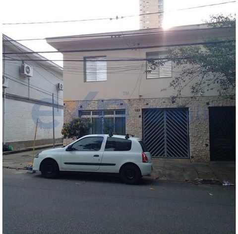 Townhouse containing 3 bedrooms, 1 suite, living room, dining room, planned kitchen, laundry, 3 bathrooms, backyard and a covered parking space, partially furnished, approximately 136 m² of floor area. Great finish, with ceramic floors in the living ...