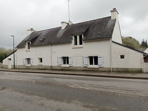 Dpt Finistère (29), à vendre à 15 minutes de QUIMPERLE maison familiale de 145 m² - Terrain de 653,00 m² -