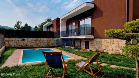 Modern villa with swimming pool inserted in quiet housing area. It is just 4 minutes from the centre of the village of headwaters. This villa has the following characteristics: 3 Bedrooms, one of them suite; Living room and kitchen large team; Wc ser...