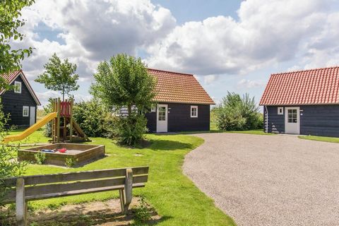 These charmingly situated, detached accommodations are located in De Stelhoeve, a small-scale holiday park. They have a great ambience and are available in various arrangements. You have the choice of a 2-person (NL-4424-16), a 4-person (NL-4424-15) ...