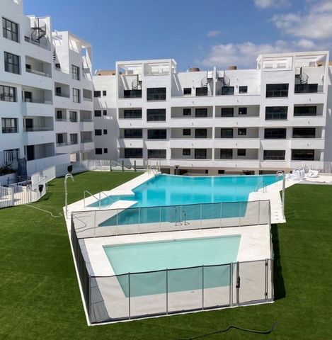 2 bed 2 bath middle floor apartment in the sought after Estepona Gardens complex just a short walk to the old town, beach, schools etc. The complex has underground parking and store room, communal swimming pool and childrens play area.