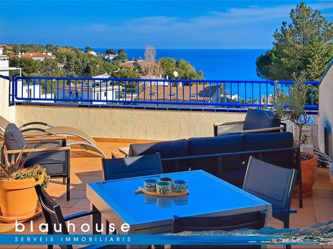 Llançà (Costa Brava) - Appartement penthouse à 200m de la plage de Tonyines, avec deux chambres. Une terrasse confortable de 33,81 m2, avec vue sur la plage et la mer, avec beaucoup de soleil surtout le matin. Le prix comprend un garage box fermé au ...