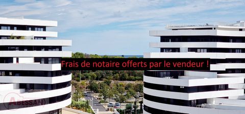 Hérault (34) à vendre au Cap d'Agde dans la résidence Iconic signée par le célèbre architecte Jean-Michel Wilmotte, au 5eme étage, ce joli appartement d'environ 35 m² composé d'une pièce de vie donnant sur une grande terrasse d'environ 15 m² et offra...