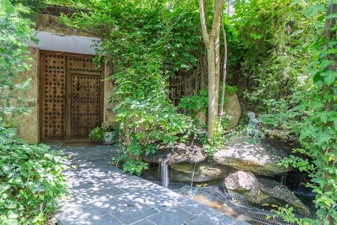 FOR SALE OR RENT *REPRESENTATIVE MANSION WITH BIOPHILIC STYLE AND BEAUTIFUL BOTANICAL GARDEN* Cited by the English magazine Country & Town HOUSE in 2021 as one of the best ecological houses in Europe. This house is special for those people who love l...