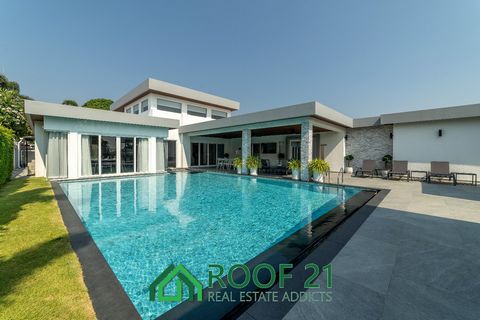 Rarität Hillside Der Inbegriff von modernem, komfortablem und luxuriösem Wohnen Diese exquisite Poolvilla in Pattaya stellt den Höhepunkt des luxuriösen Wohnens dar und verbindet perfekt Modernität mit Komfort. Entworfen, um jedem Lebensstil gerecht ...