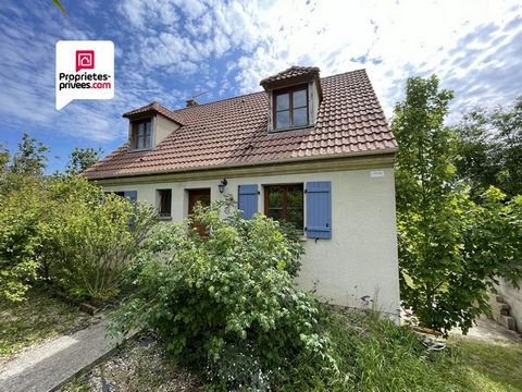 A seulement 8 minutes de la gare de Bréval (50min St Lazare), et à 5 minutes d'Anet, dans un village de charme avec école, belle maison traditionnelle 