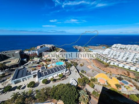 FIRST LINE TO THE SEA: great apartment with fantastic sea views in a prime location in Playa Paraiso! This fantastic apartment is located directly on the seafront of Playa Paraiso in the beautiful complex 