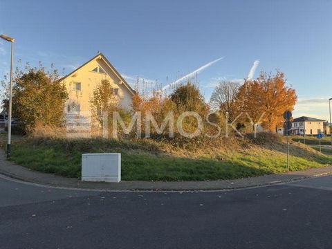 Te koop is een bouwkavel met een oppervlakte van 600 m² in het aantrekkelijke nieuwbouwgebied Kubach, Weilburg. Het pand is volledig ontwikkeld en biedt een ideale basis voor uw bouwproject. De rustige, voorkeurslocatie wordt gekenmerkt door uitsteke...