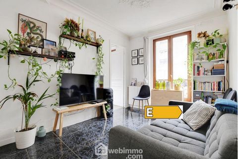 Votre agence 123webimmo l'immobilier au meilleur prix vous présente : Rue Poulet ? 3 pièces de 47,85 m² Carrez avec 2 caves en sous-sol. Entre les métros M4-Château Rouge et M12-Marcadet Poissonniers, au 2ème étage d?un bel immeuble en pierre de tail...