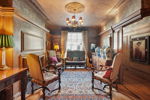 United Kingdom Sotheby’s International Realty is thrilled to present this beautiful Grade II listed Georgian house set in Connaught Village. The house unfolds over 3,166 sq. ft, encompassing five bedrooms, including staff accommodation. Internally, t...