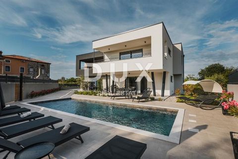 Location: Istarska županija, Umag, Umag. ISTRIA, UMAG (surroundings) - Modern villa with three apartments Umag is the westernmost place in the Republic of Croatia, located next to Savudrija, only 10 km from the Slovenian border. The town is surrounde...