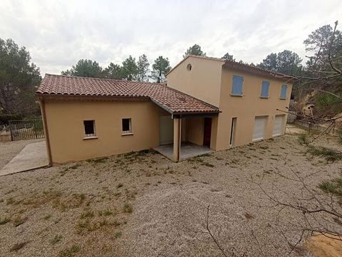 Au calme à Saint Restitut, proche des commodités du centre ville de Saint Paul trois Châteaux, venez découvrir une villa moderne avec 1 étage où vous disposerez d'un vaste séjour avec une cuisine ouverte aménagée et équipée, de près de 90 m² avec che...