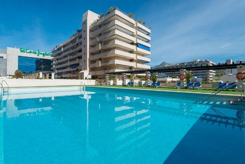 Located in Puerto Banús. Middle Floor Apartment, Puerto Banús, Costa del Sol. 2 Bedrooms, 2 Bathrooms, Built 0 m². Setting : Beachfront, Town, Commercial Area, Beachside, Close To Port, Close To Shops, Close To Sea, Close To Town, Close To Schools, C...