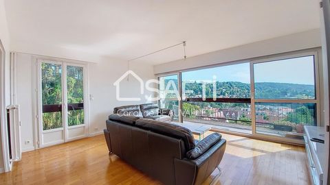 Découvrez cet appartement spacieux d'environ 93 m², situé à Orsay (91400), à quelques pas seulement de la station RER B 