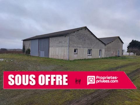 NOUVEAU SUR LE MARCHE! Chrystèle CATHELINE vous propose : 35 mn de l'entrée de Rennes, 1è mn de la gare de Montauban-de-Bretagne. Accès direct 4 voies en 10 mn. ENTREPÔT à GAËL d'environ 480 m2 soit 2 de 240 m2 sur son terrain de 4622 m2 constructibl...