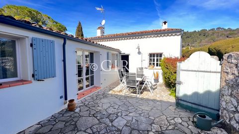 Gelegen in La Colle-Sur-Loup, heeft de villa veel charme en een aangename omgeving. Zeer goed belicht en gelegen in een woonwijk, deze villa heeft op één niveau een woonkamer, een eetkamer, een ingerichte keuken, drie slaapkamers en twee badkamers. B...