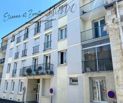 EXCLUSIVITÉ : POUR INVESTISSEUR LOCATIF - VENDU LOUÉ AVEC LOCATAIRE SÉRIEUX Etienne et Zornitsa HUIDO vous proposent en plein centre ville d'Issoudun, un appartement d'environ 78m² situé au 1er étage dans un immeuble en copropriété de 3 étages. L'app...