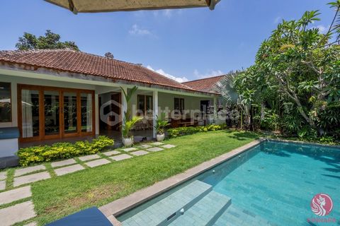 Kuta Bali Villas à bail pour familles ou groupes : jusqu’à 12 personnes, à 5 minutes de Waterbom Bali Au prix de 280 000 USD Bail jusqu’en 2038Explorez cette superbe villa de 4 chambres à Kuta, l’un des quartiers les plus emblématiques de Bali. Cette...