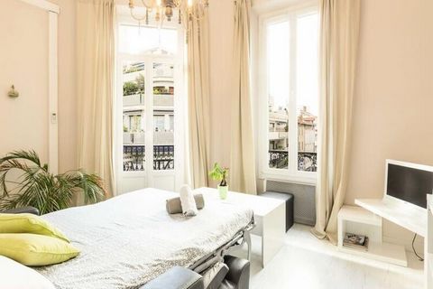 400m de la croisette, à deux pas de la rue d'Antibes, deux pièces avec balcon tout équipé. Appartement lumineux au dernier étage ( troisième étage sans ascenseur) Array Cannes, centre ville, rue commandant vidal. Deux pièces dans un immeuble bourgeoi...