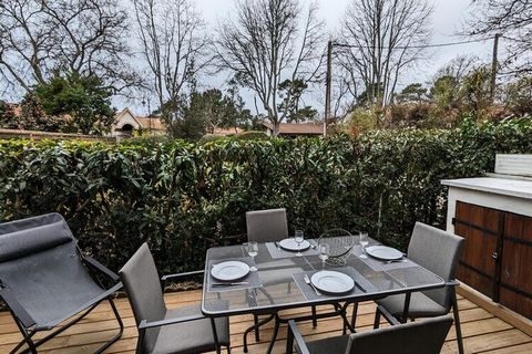 Ontdekking van de natuurlijke omgeving van het bekken van Arcachon: de havens, parken en oesterhutten, de bron van Abatilles, de stranden van het bekken en de oceaanstranden, de Duin van Pyla, het bos van Landes, de meren... Sportieve activiteiten (m...