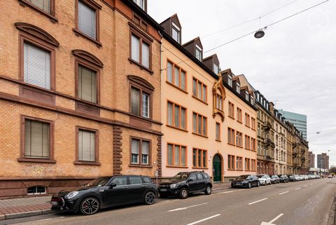 The apartment is located in the city center/Jungbusch, close to the university, the Popakademie and Ludwigshafen, 3-5 minutes to the city. You can reach the main station in 10 minutes by tram, which leaves in front of the door.  Shopping facilities a...