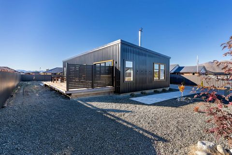 Dieses 2022 erbaute, transportable Haus mit 3 Schlafzimmern und 2 Bädern am Unwin Place 5 bietet die perfekte Mischung aus zeitgenössischem Design und funktionalem Wohnen in einer ruhigen Sackgasse. Ideal für diejenigen, die ihren ersten Schritt auf ...