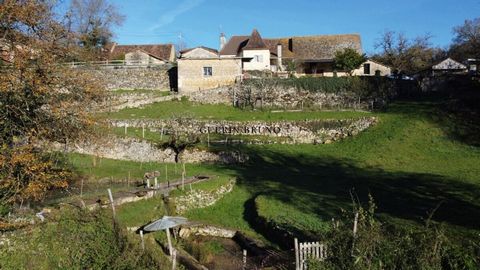 Te koop - Authentieke stenen boerderij op 15 minuten van Bergerac Ontdek deze charmante familiewoning gelegen in een gebied dat wordt gewaardeerd om zijn rustige en landelijke omgeving. Perfect gelegen dicht bij Bergerac en alle voorzieningen, biedt ...