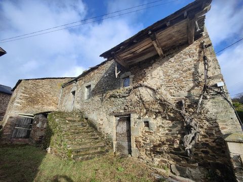 Sie werden sich in dieses zu renovierende Steinhaus verlieben, das in einem Weiler in Segala liegt, 10 Minuten von Baraqueville und der Schnellstraße Rodez-Toulouse entfernt. Diese charaktervolle Immobilie wird Sie mit ihrer Authentizität und ihrem P...