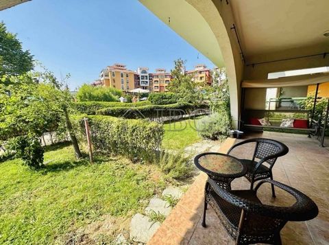 Apartamento con Gran terraza y 2 habitaciones en Marina Cape, Aheloy Nos complace ofrecer este apartamento amueblado de 1 dormitorio, ubicado en la planta baja en el complejo frente a la playa Marina Cape en Aheloy. El complejo se extiende sobre un g...