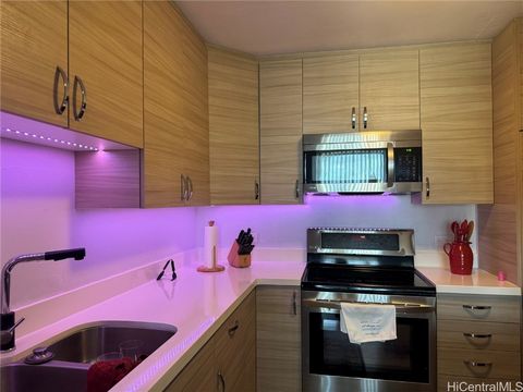 SELLER IS OFFERING 2.5% CONCESSION TO THE BUYER at closing (eg: used for buying down the interest rate, or lowering the purchase price, etc). Renovated and maintained LIKE NEW! Experience the perfect blend of privacy, style, and convenience in this r...